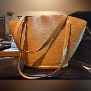 Used Authentic AS0996 LV Yellow EPI Saint Jacques September 1996 Bag